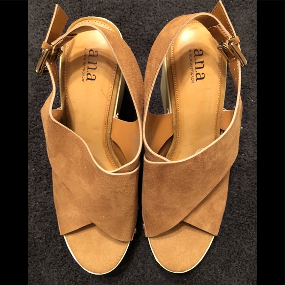 Brown suede wedge shoes - Picture 3 of 4